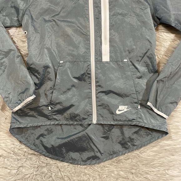 Nike Tech Aeroshield Moto Cape Jacket Dove Grey - Picture 6 of 12